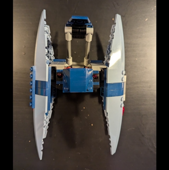 75041 LEGO Star Wars: Vulture Droid - Picture 9 of 13